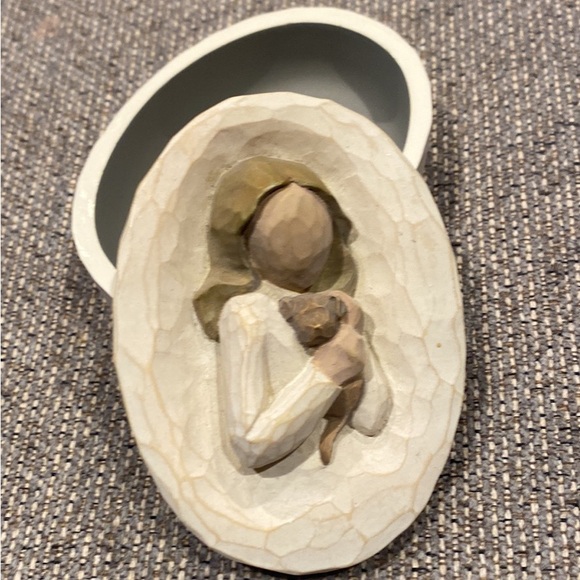 Willow tree my friend sculptured keep sake box - Picture 1 of 6